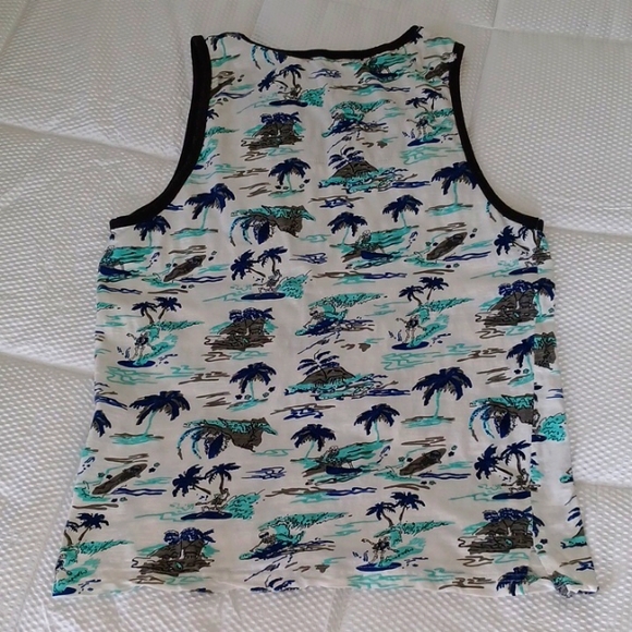 ☀️Free Planet Tank Top, Skeleton Island Print - Picture 2 of 9